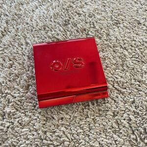 NWOT One Size Turn up the Base powder